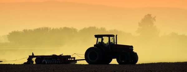 Por que investir em máquinas agrícolas para tocar o negócio?